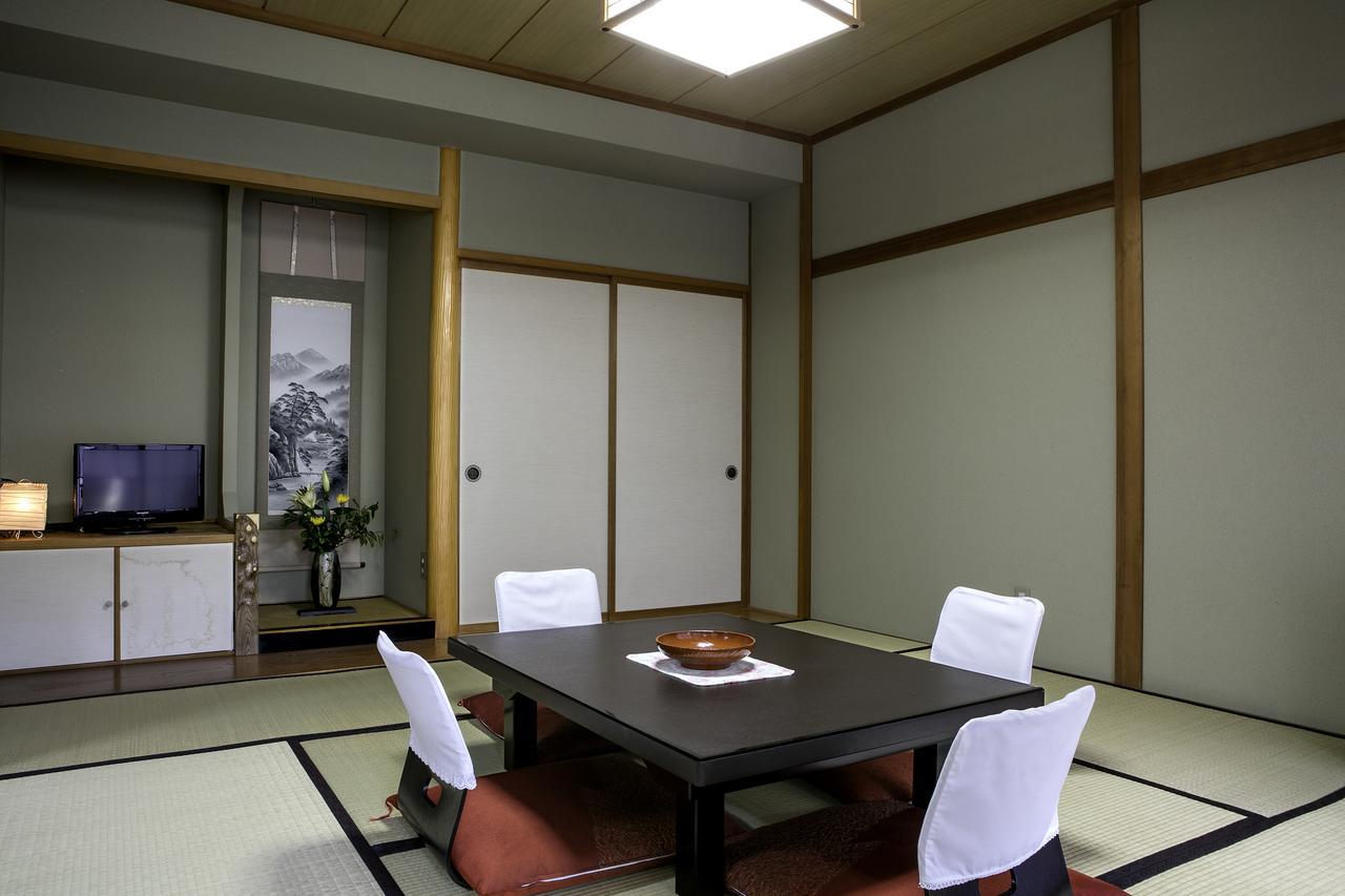 Ryokan Warabino Takayama  Eksteriør billede